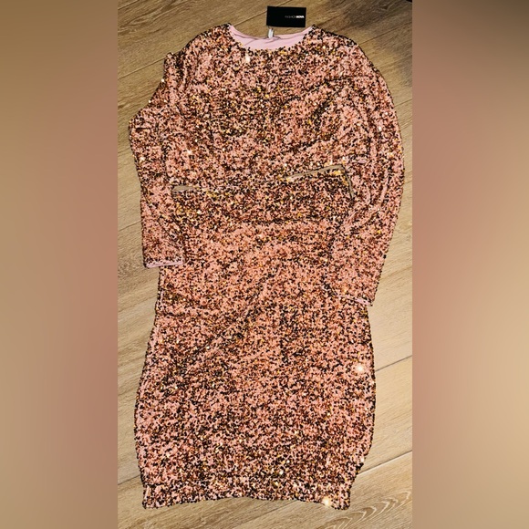 Look at Me Shine Sequin Set. (new with tags) - Picture 9 of 13